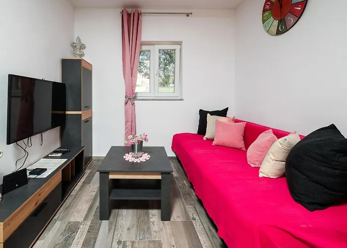 Prázdninový dům 1 Bedroom In Peroj